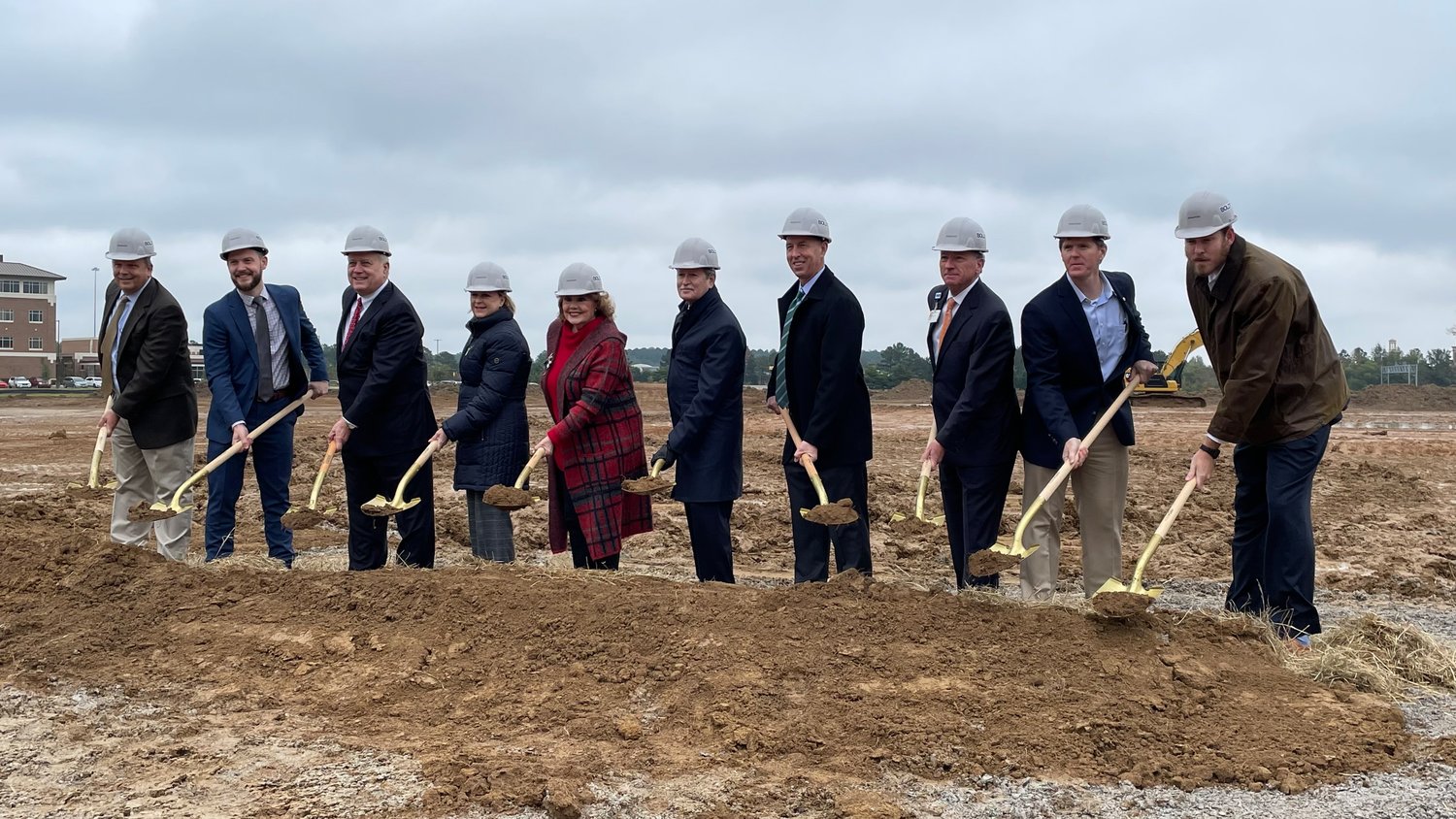 Mayor Mary Hawkins-Butler along with representatives from Jackson Eye Associates, Mississippi Retina Associates, Baptist Hospital, and Codaray Construction officially break ground to kick off the construction of a new state-of-the-art medical facility behind the Madison Primos Cafe. The facility is expected to be completed in December 2023.